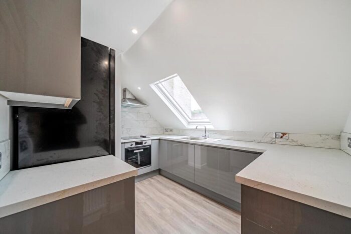 2 Bedroom Flat To Rent In Brighton Road Purley, CR8