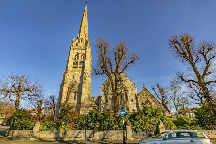 2 Bedroom Flat To Rent In The Avenue, London, W13