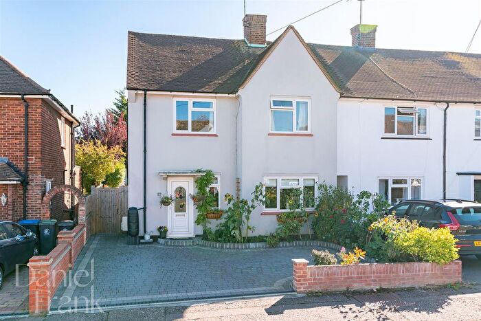 4 Bedroom Semi Detached House For Sale In Thaxted Road, Buckhurst Hill, IG9