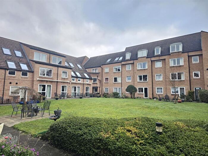 1 Bedroom Apartment To Rent In Mount Hermon Road, Woking, GU22