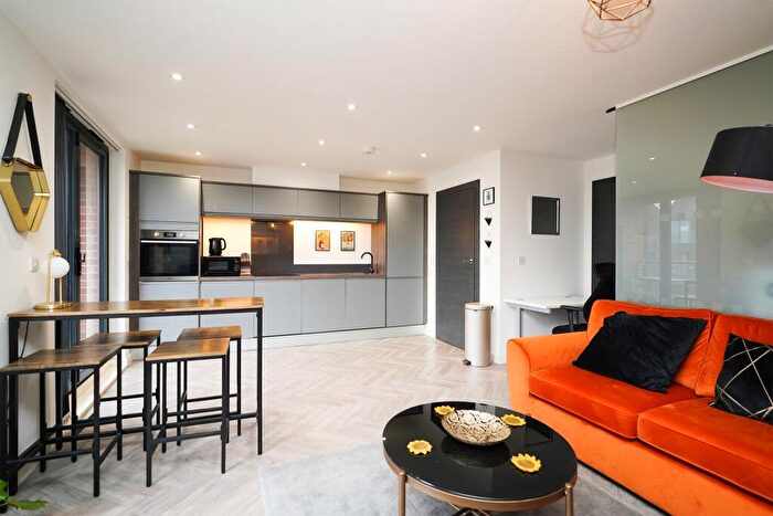1 Bedroom Apartment For Sale In Dun Fields, Sheffield, S3