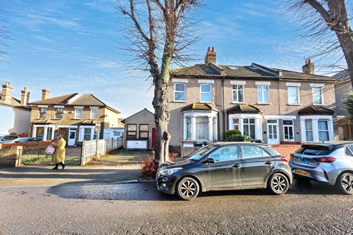 2 Bedroom Flat For Sale In A Kangley Bridge Road, Sydenham, London, SE26