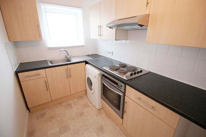 1 Bedroom Flat To Rent In Rainham Road North, Dagenham, Essex, RM10