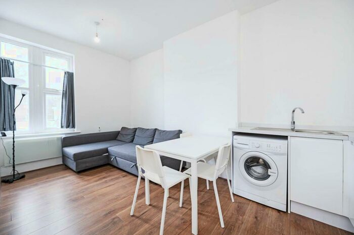 1 Bedroom Flat To Rent In Barking Road, Plaistow, London, E13