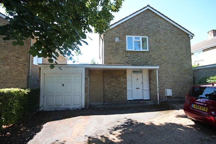 4 Bedroom Detached House To Rent In Brandram Road London, SE13