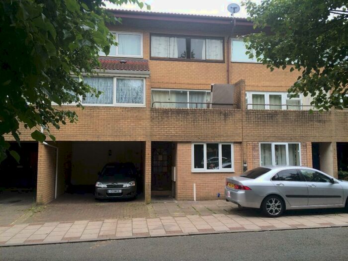 3 Bedroom Terraced House To Rent In Ramsons Avenue, Conniburrow, MK14