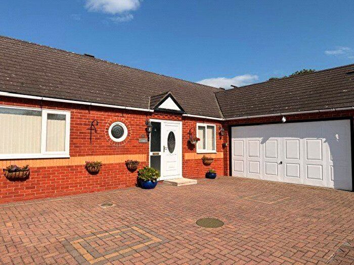 3 Bedroom Bungalow For Sale In Parc Caradog, Trewern, Welshpool, Powys, SY21