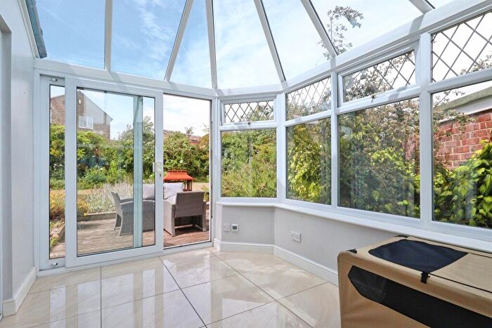 4 Bedroom Detached House For Sale In Spur Drive, Leeds, LS15