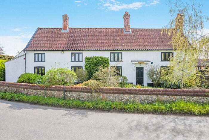 5 Bedroom Detached House For Sale In Wymondham Road, East Carlton, Norwich, NR14