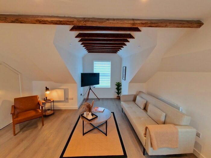 1 Bedroom Apartment To Rent In Villett Street, Swindon, SN1