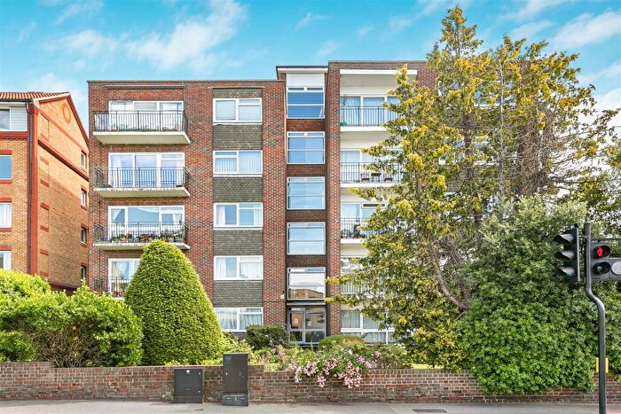 2 Bedroom Flat For Sale In Galsworthy Road, Kingston Upon Thames, KT2
