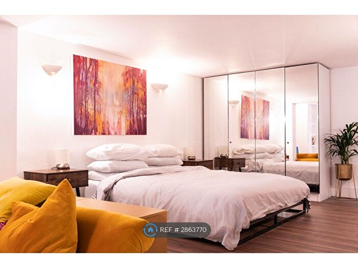 2 Bedroom Flat To Rent In Wembury Mews, London, N6