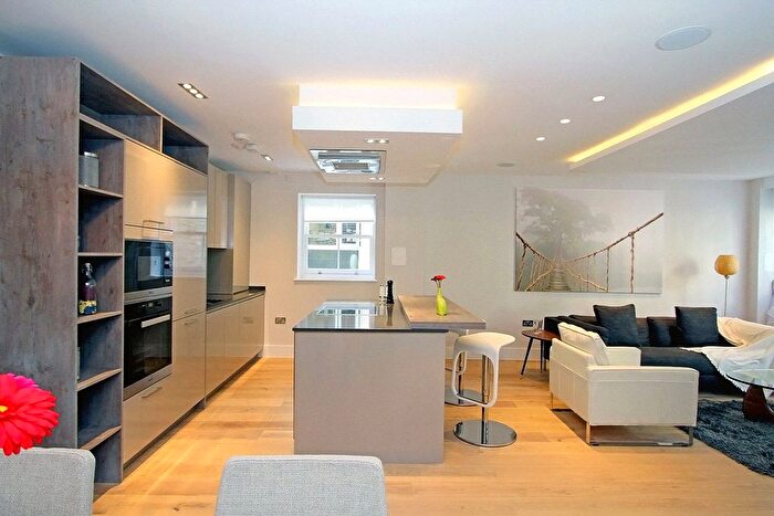 3 Bedroom Flat To Rent In Lords Court, Chancellors Street, W6