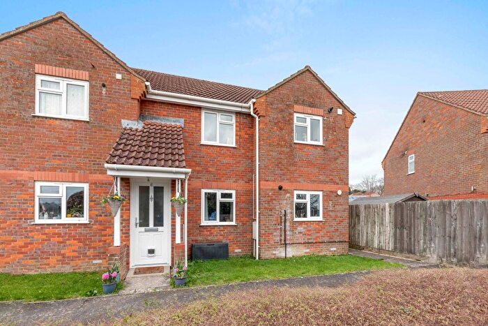2 Bedroom Maisonette For Sale In Pavilion Way, Little Chalfont, HP6