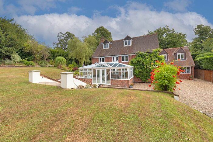 6 Bedroom Detached House For Sale In Lughorse Lane, Hunton, ME15