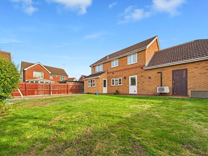 5 Bedroom Detached House For Sale In Stephenson Close, Yaxley, PE7