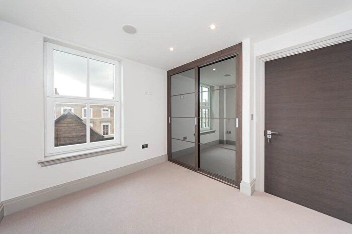 1 Bedroom Flat To Rent In Grayton House, - Fulham Road, Fulham, SW6