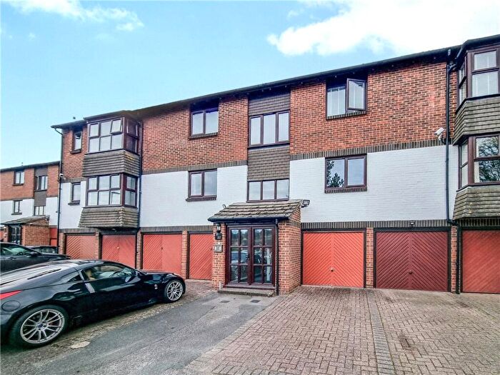 1 Bedroom Flat For Sale In Mitchell Road, South Orpington, Kent, BR6