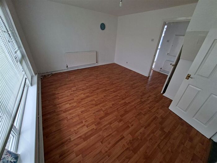 2 Bedroom Maisonette To Rent In Maes-Y-Felin, Bridgend, CF31