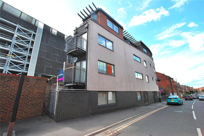 2 Bedroom Apartment To Rent In Walnut Tree Close, Guildford, Surrey, Surrey, GU1