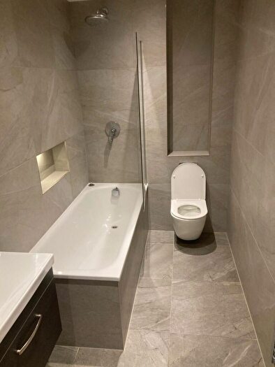 1 Bedroom Flat To Rent In Barking Road, London, E13
