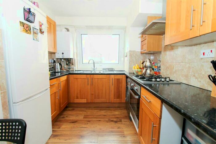 2 Bedroom Flat For Sale In Remington Road, London, N15