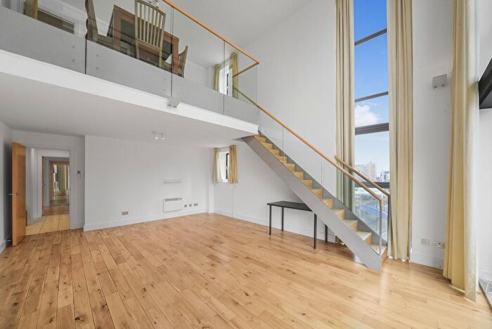 3 Bedroom Apartment To Rent In Horizon Building, Hertsmere Road, E14