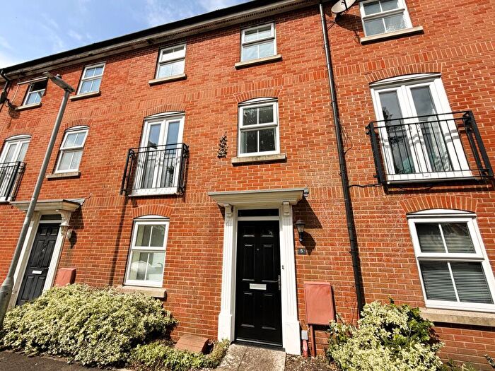 4 Bedroom Town House To Rent In Franklyn Road, Devizes, SN10