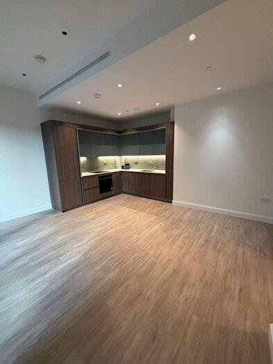 2 Bedroom Flat To Rent In Woodall Way, London, SE11