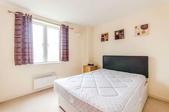 1 Bedroom Flat To Rent In Seacon Tower, Docklands, London, E14