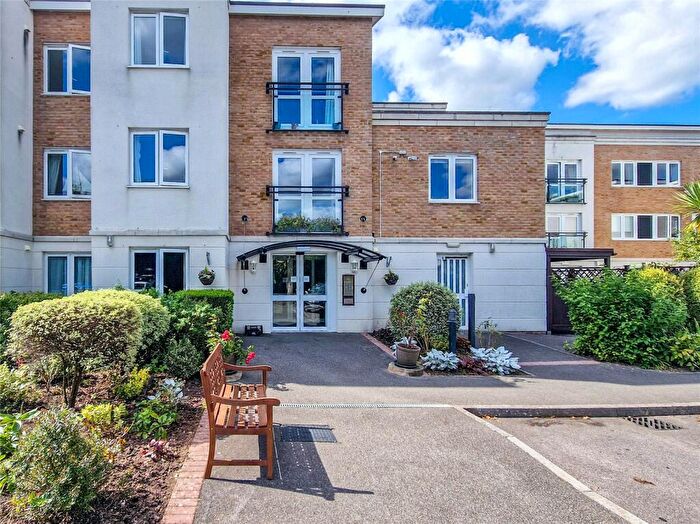 1 Bedroom Apartment For Sale In Highview Court, Wortley Road, Highcliffe, BH23