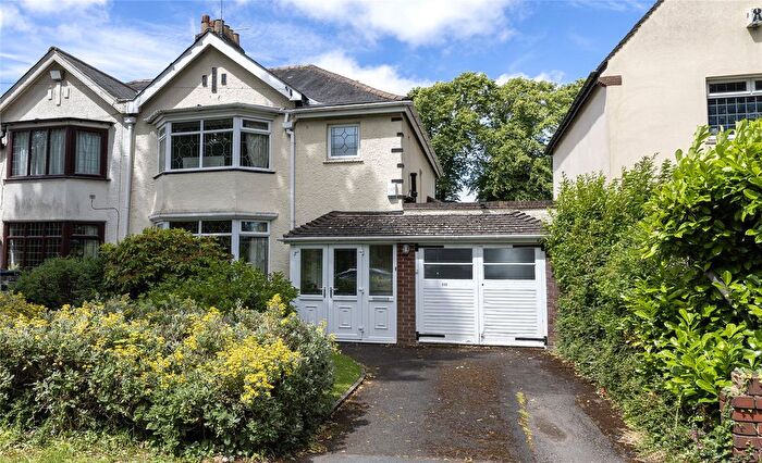 3 Bedroom Semi-Detached House For Sale In Moat Road, Oldbury, West Midlands, B68