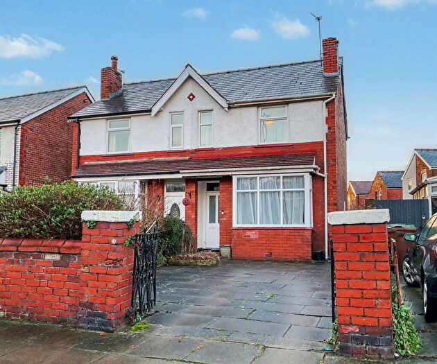 3 Bedroom Semi Detached House For Sale In Wennington Road, Southport, PR9