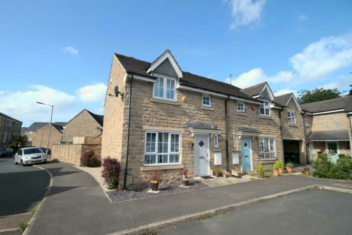 3 Bedroom Semi-Detached House To Rent In Longlands, Idle, Bradford, BD10