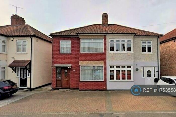 3 Bedroom Semi-Detached House To Rent In Norwood Avenue, Romford, RM7