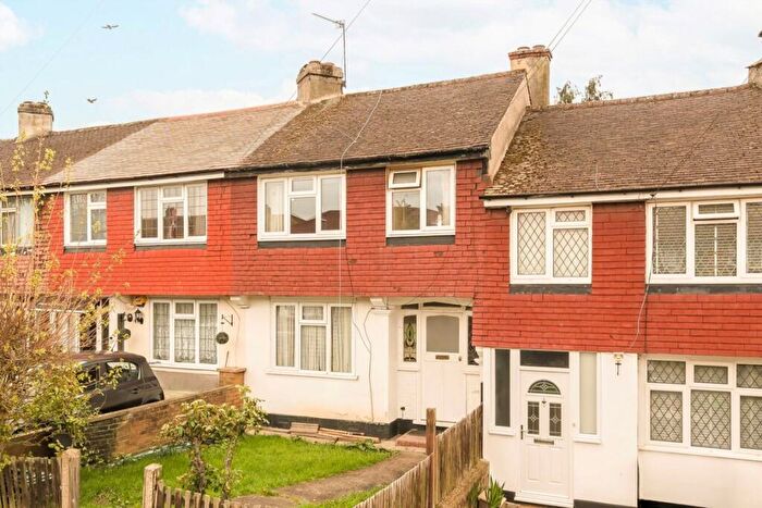 3 Bedroom Terraced House For Sale In Meadway, Surbiton, KT5