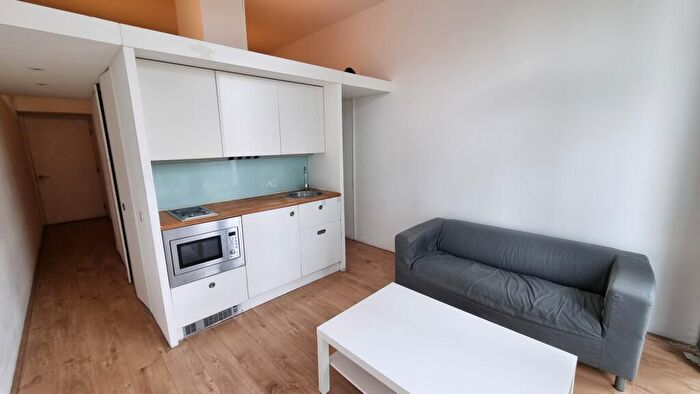 Apartment To Rent In Abito, Greengate, M3