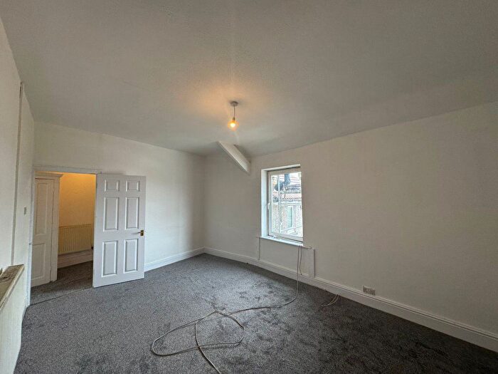 2 Bedroom Flat To Rent In Flat A Cefn Forest Avenue, Blackwood, NP12