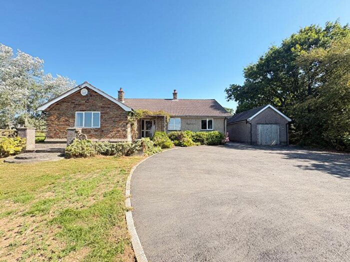 2 Bedroom Bungalow To Rent In Highampton, EX21