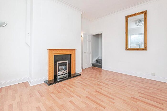 4 Bedroom Terraced House For Sale In Olive Grove, Bradford, BD8