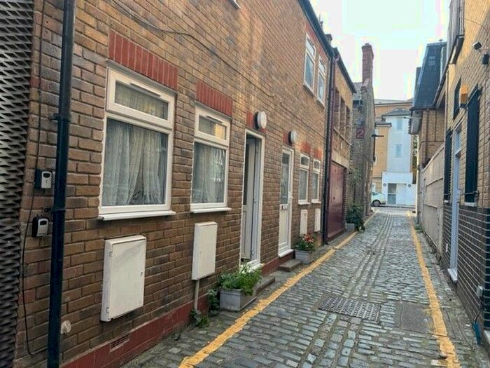 1 Bedroom Terraced House To Rent In Voss Street, Bethnal Green, E2