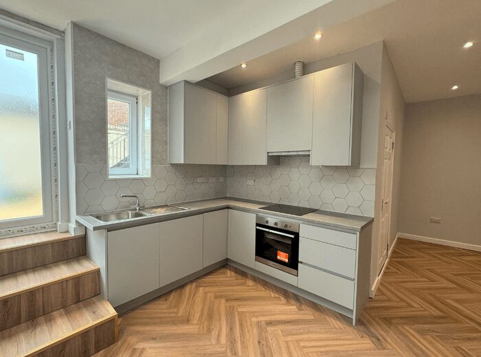 Studio To Rent In High Street, Hounslow, TW3