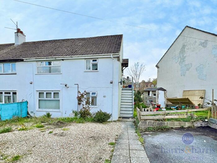 2 Bedroom Maisonette For Sale In Foxhill, Axminster, EX13