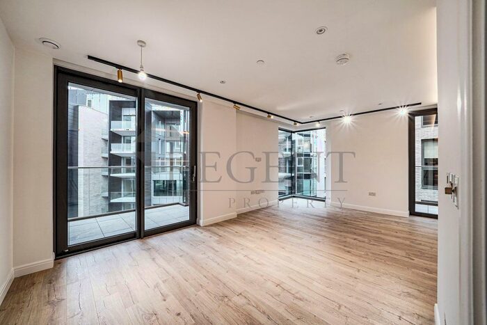 3 Bedroom Flat To Rent In Siena House, Bollinder Place, EC1V