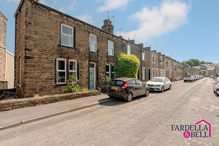 2 Bedroom End Terrace House For Sale In Station Road, Foulridge, BB8
