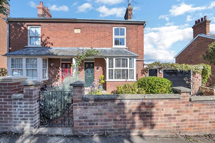 3 Bedroom Semi-Detached House For Sale In Avenue Approach, Bury St Edmunds, IP32