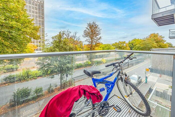 1 Bedroom Apartment For Sale In Victoria Avenue, Southend-on-Sea, SS2