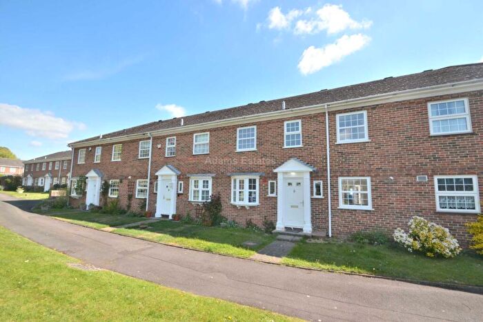 5 Bedroom Terraced House To Rent In Benyon Court, Bath Road, RG1