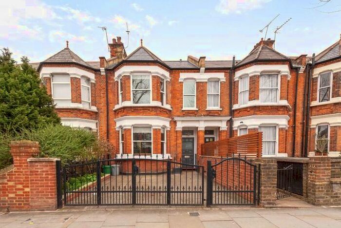 4 Bedroom Semi-Detached House To Rent In Barlby Road, London, W10