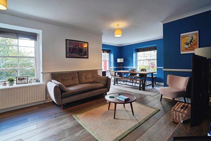 2 Bedroom Flat For Sale In Gilbert Close, London, SE18